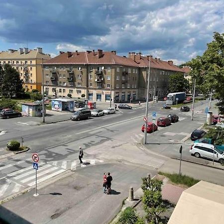 Priestranny 3 Izb. Apartman V Centre S Parkovanim. Banská Bystrica Dış mekan fotoğraf