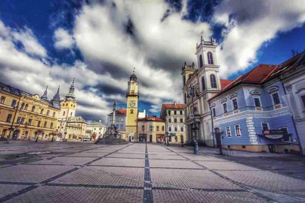 Priestranny 3 Izb. Apartman V Centre S Parkovanim. Banská Bystrica Dış mekan fotoğraf